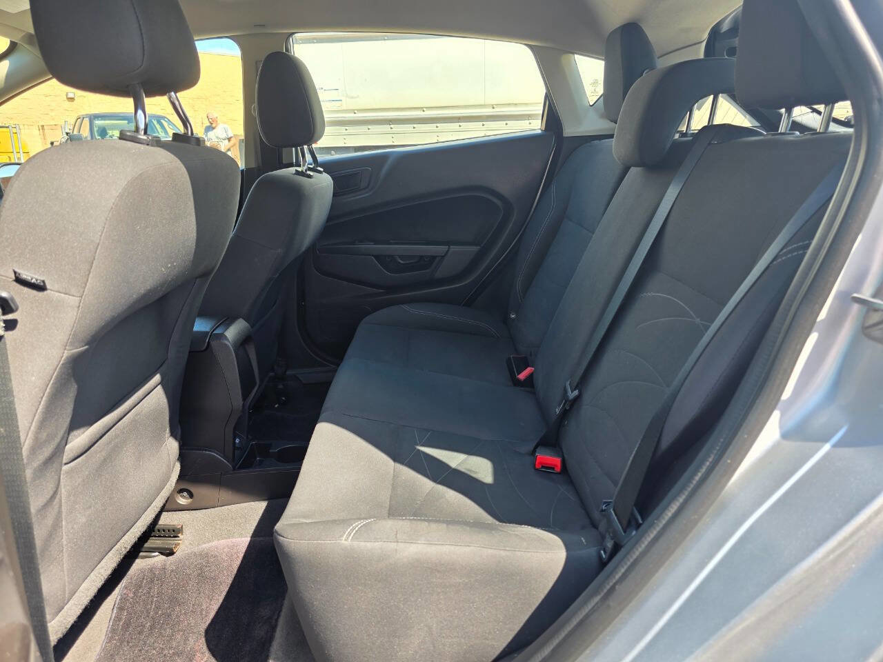 Used 2017 Ford Fiesta SE image 23