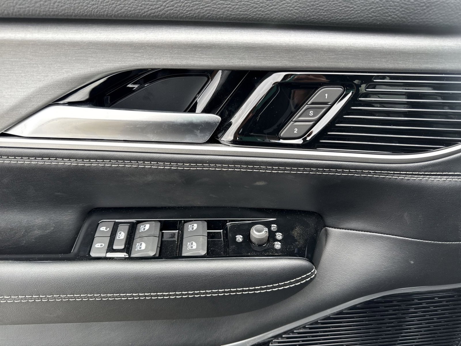 New 2026 Jeep Grand Wagoneer L Limited w/ Premium Group II image 15