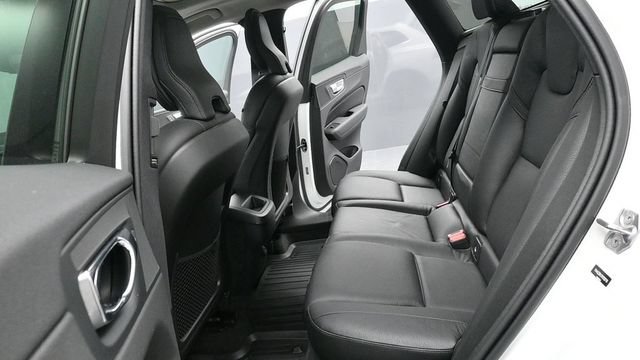 Used 2021 Volvo XC60 T6 Momentum AWD/4WD image 22