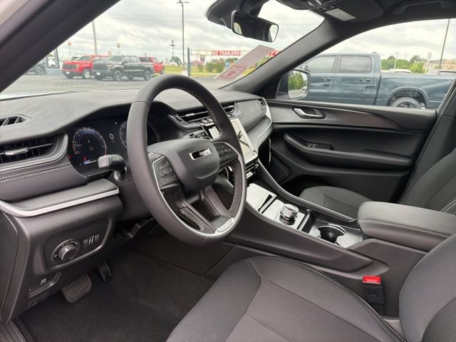 New 2026 Jeep Grand Cherokee Laredo RWD image 7