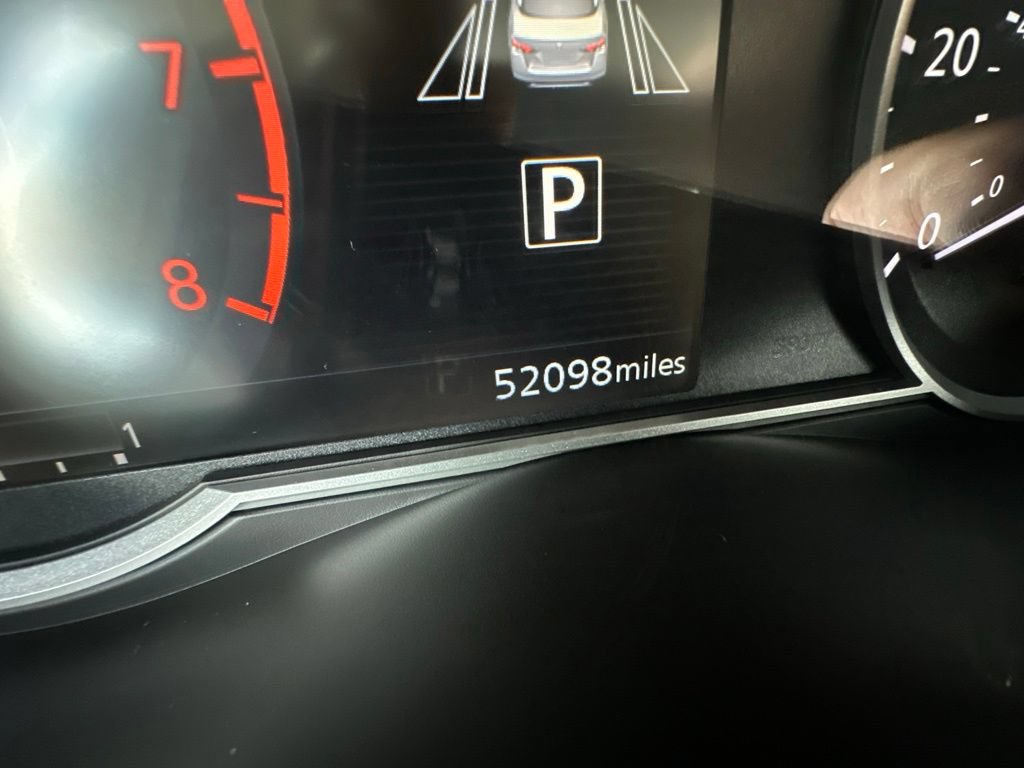 Used 2024 Nissan Versa SR FWD image 23
