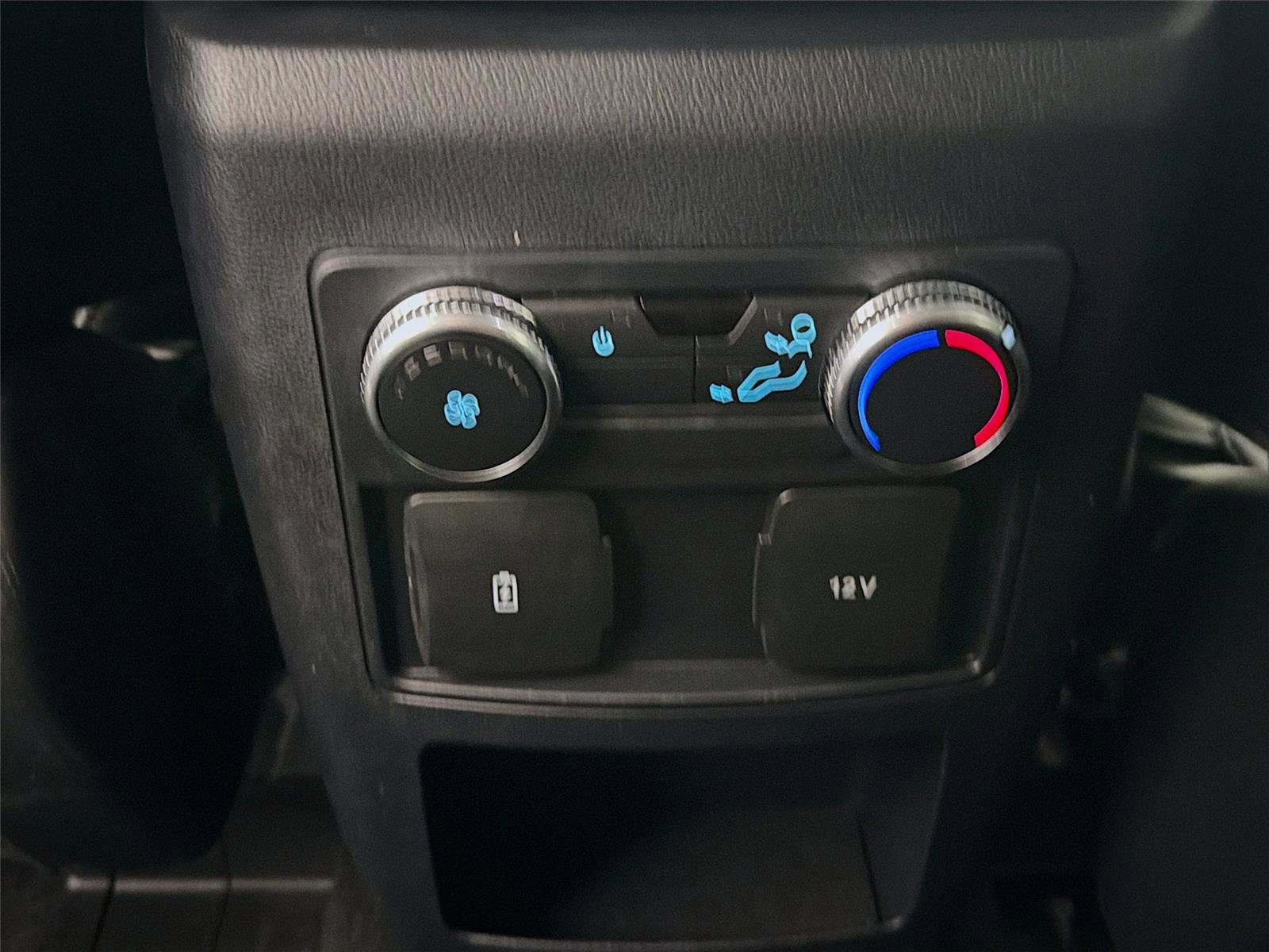 Used 2021 Ford Explorer XLT w/ Equipment Group 202A image 24