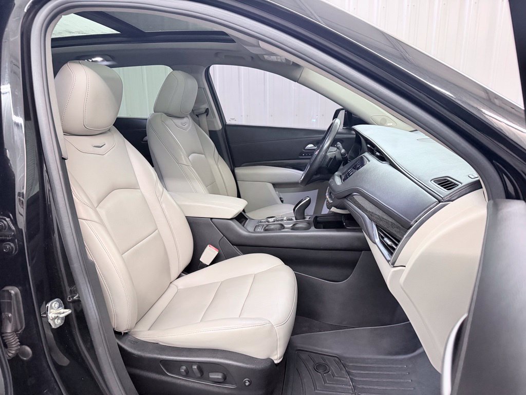 Used 2020 Cadillac XT4 Premium Luxury w/ Driver Awareness Package AWD/4WD image 39