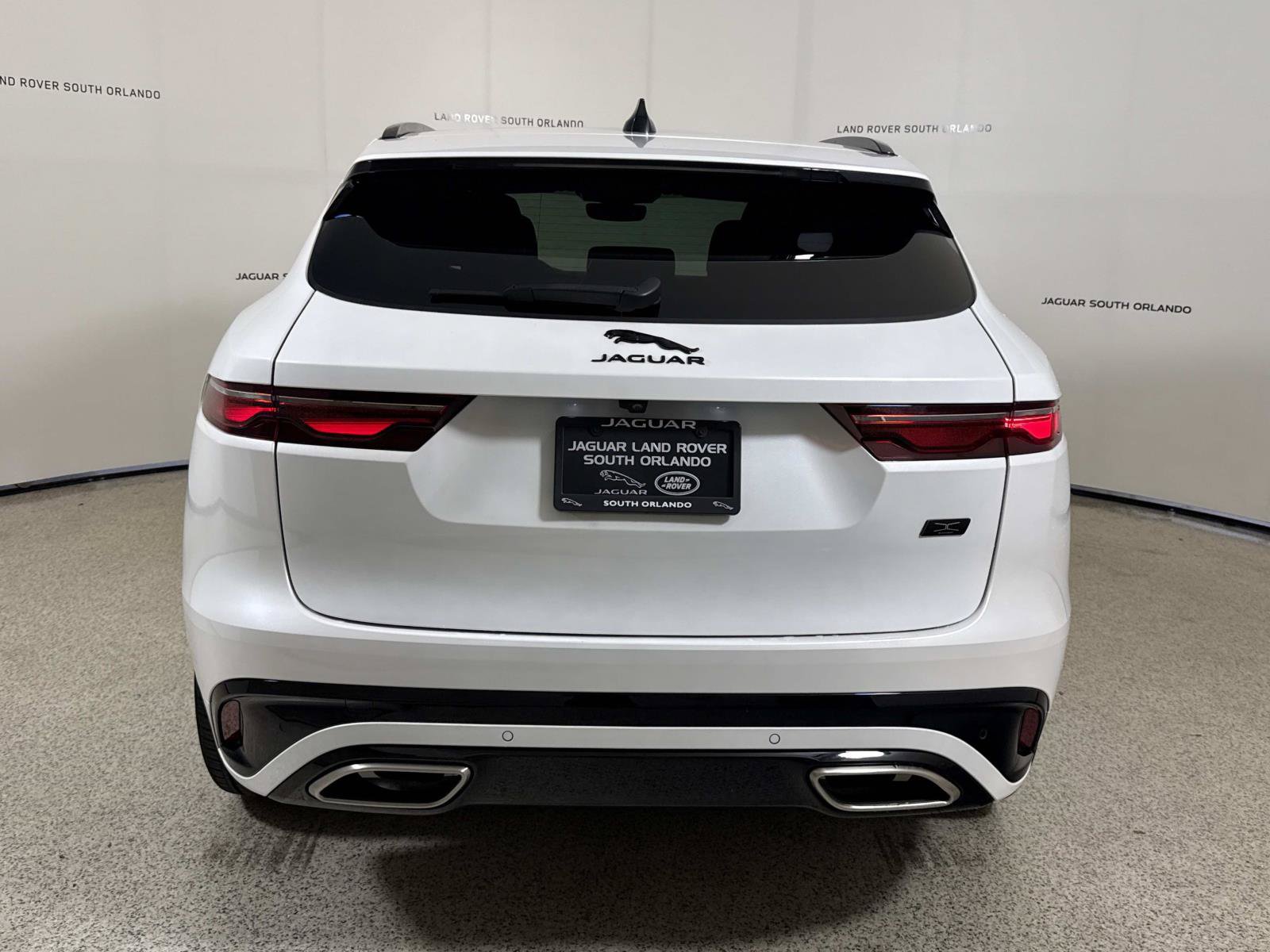 Certified 2026 Jaguar F-PACE R-Dynamic S AWD/4WD image 4