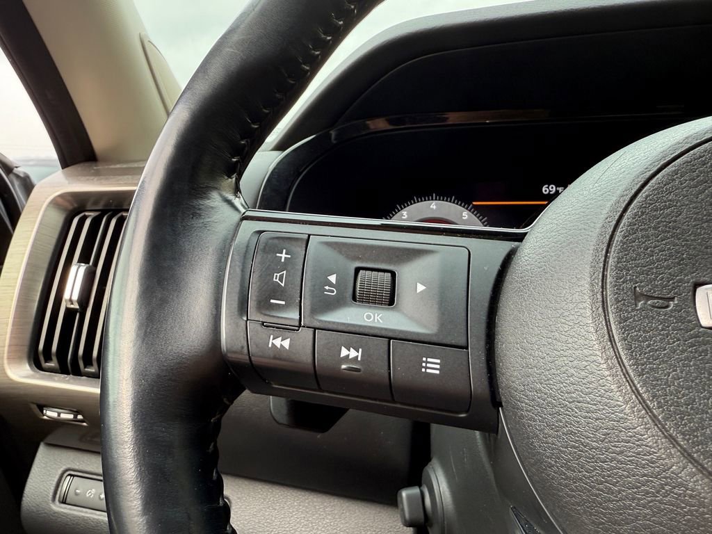 Used 2023 Nissan Pathfinder Platinum w/ Lighting Package (N92) image 20