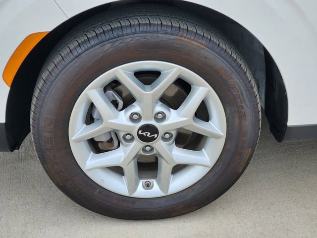 Certified 2025 Kia Soul LX w/ LX Technology Package image 12