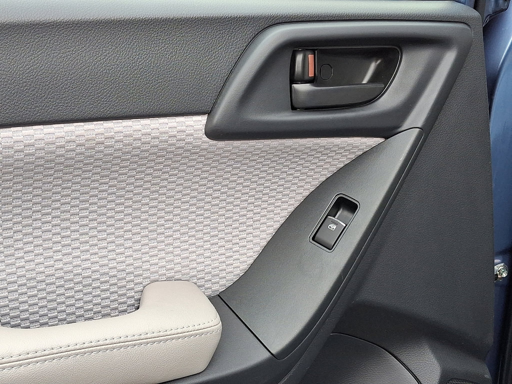 Used 2017 Subaru Forester 2.5i w/ Alloy Wheel Package image 19