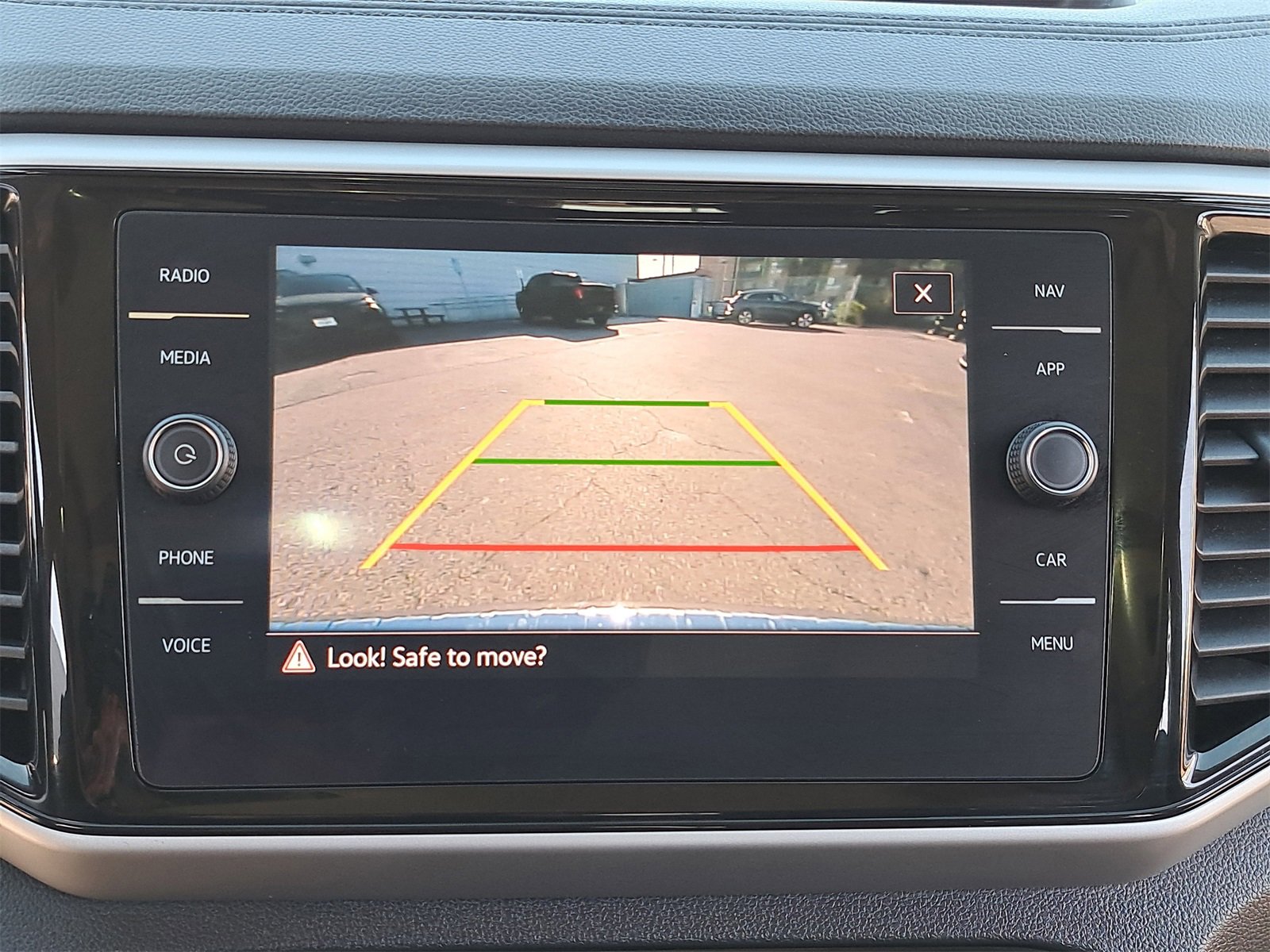 Used 2022 Volkswagen Atlas SEL image 30