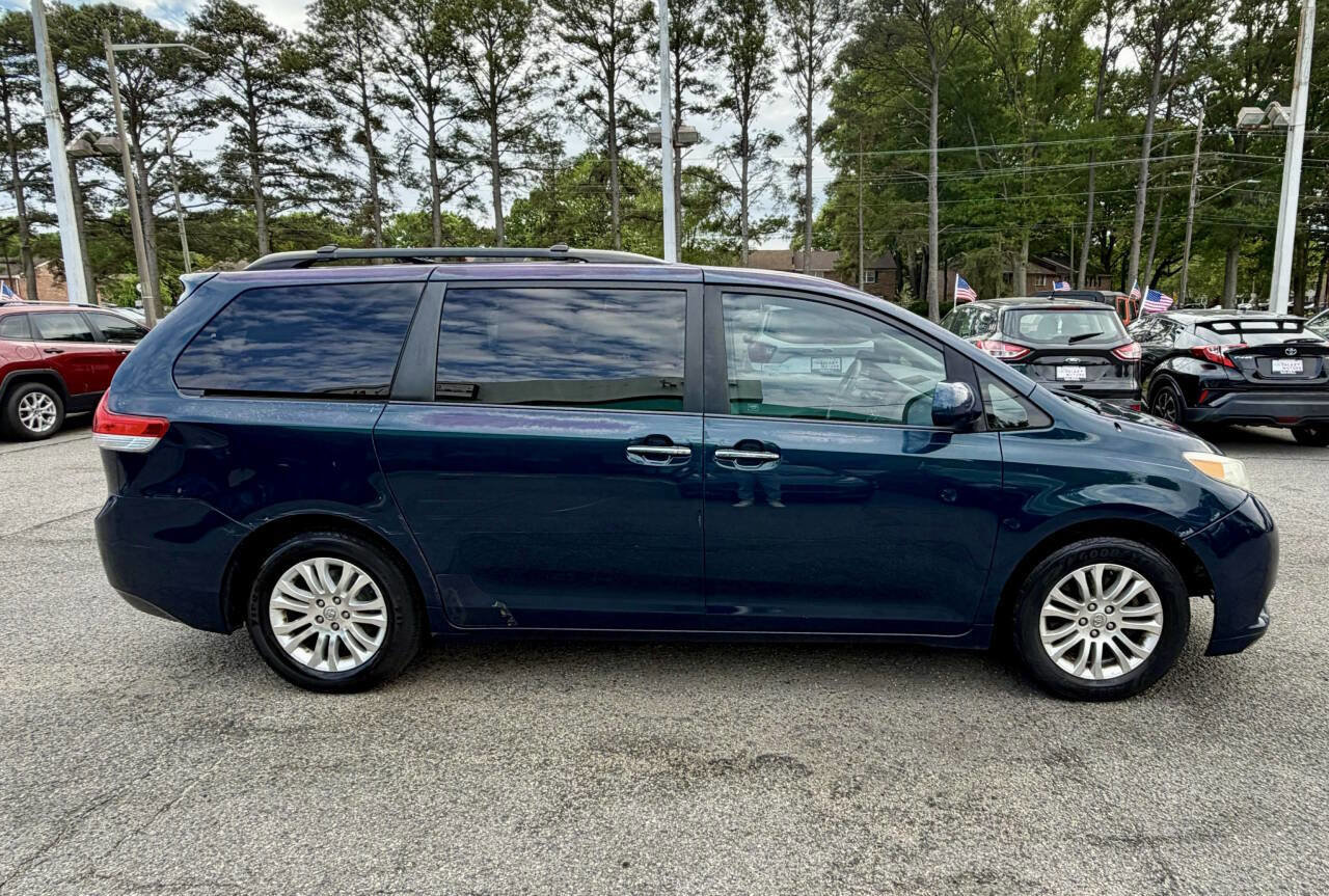 Used 2012 Toyota Sienna XLE FWD image 6