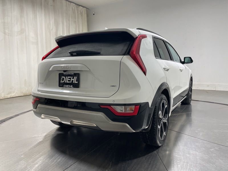 Used 2024 Kia Niro EX Touring image 7