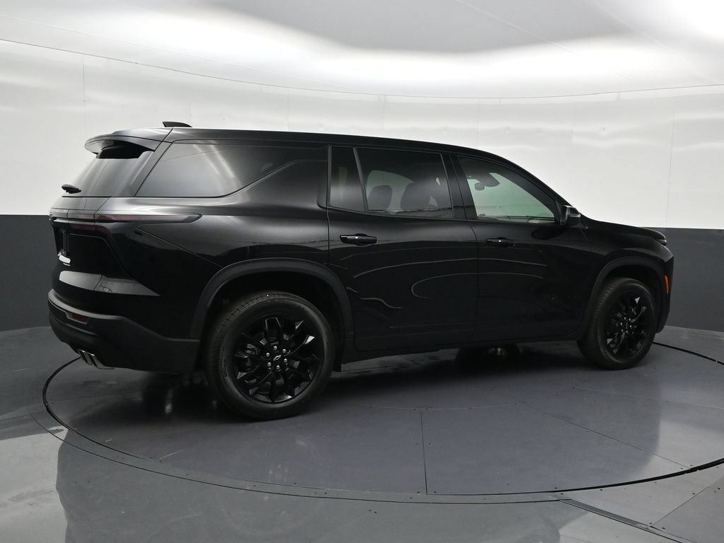 Used 2024 Chevrolet Traverse LS w/ Midnight/Sport Edition FWD image 8