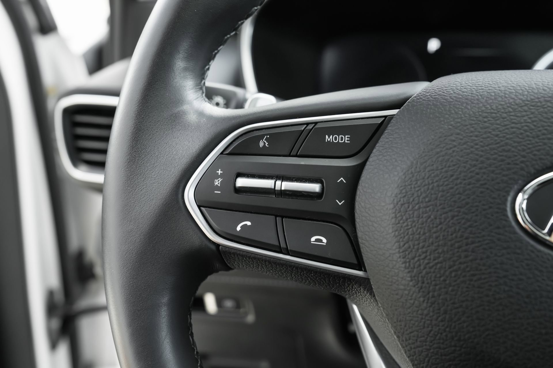 Used 2023 Hyundai Santa Fe SEL Premium w/ Cargo Package image 18