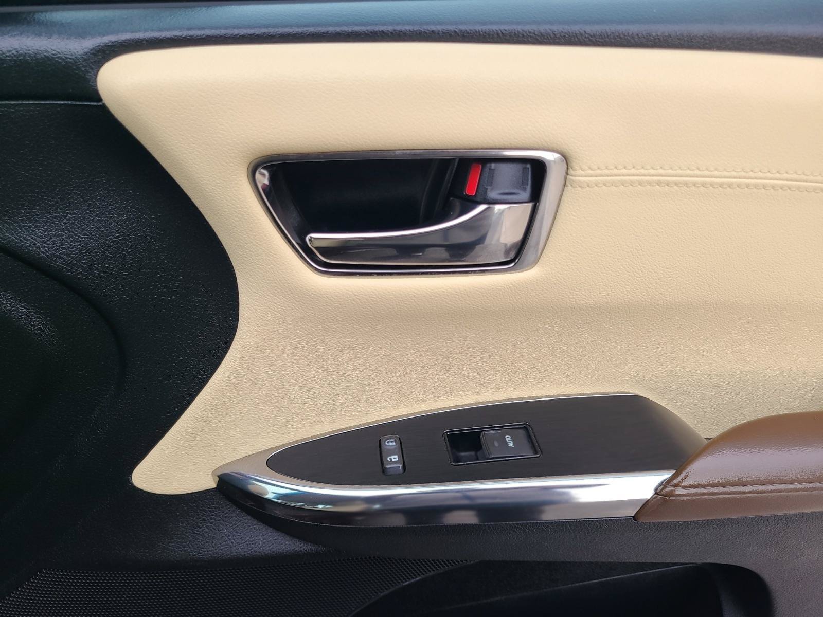 Used 2018 Toyota Avalon XLE Premium FWD image 23