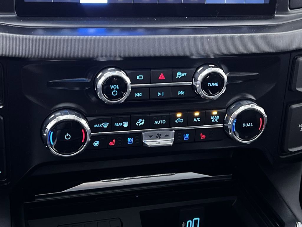 New 2026 Ford F250 Platinum image 19