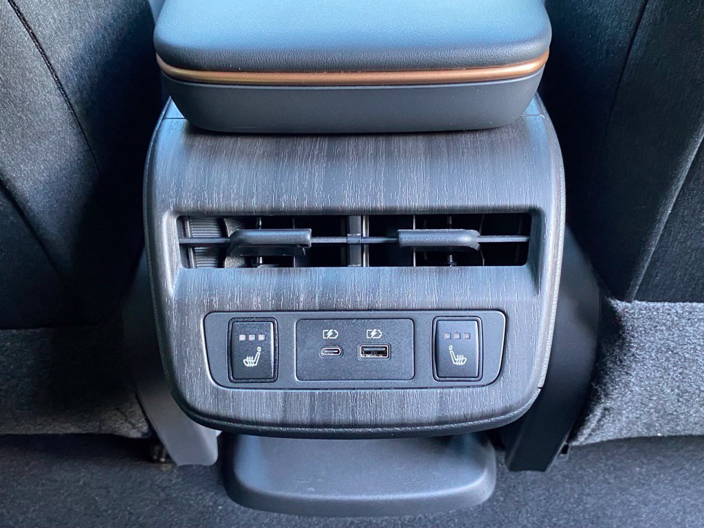 Used 2024 Nissan Ariya FWD image 19