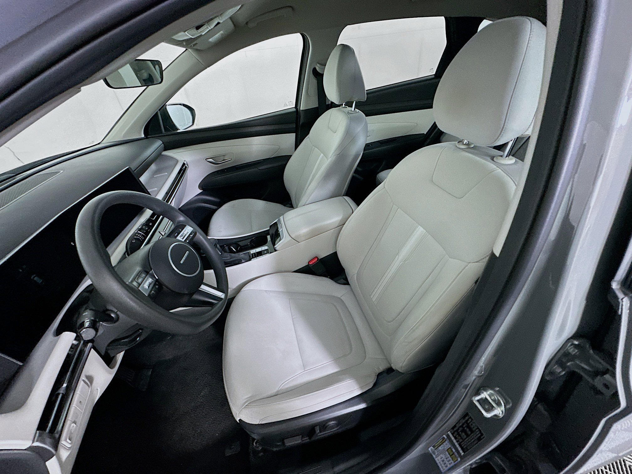 Used 2025 Hyundai Tucson SEL FWD image 13