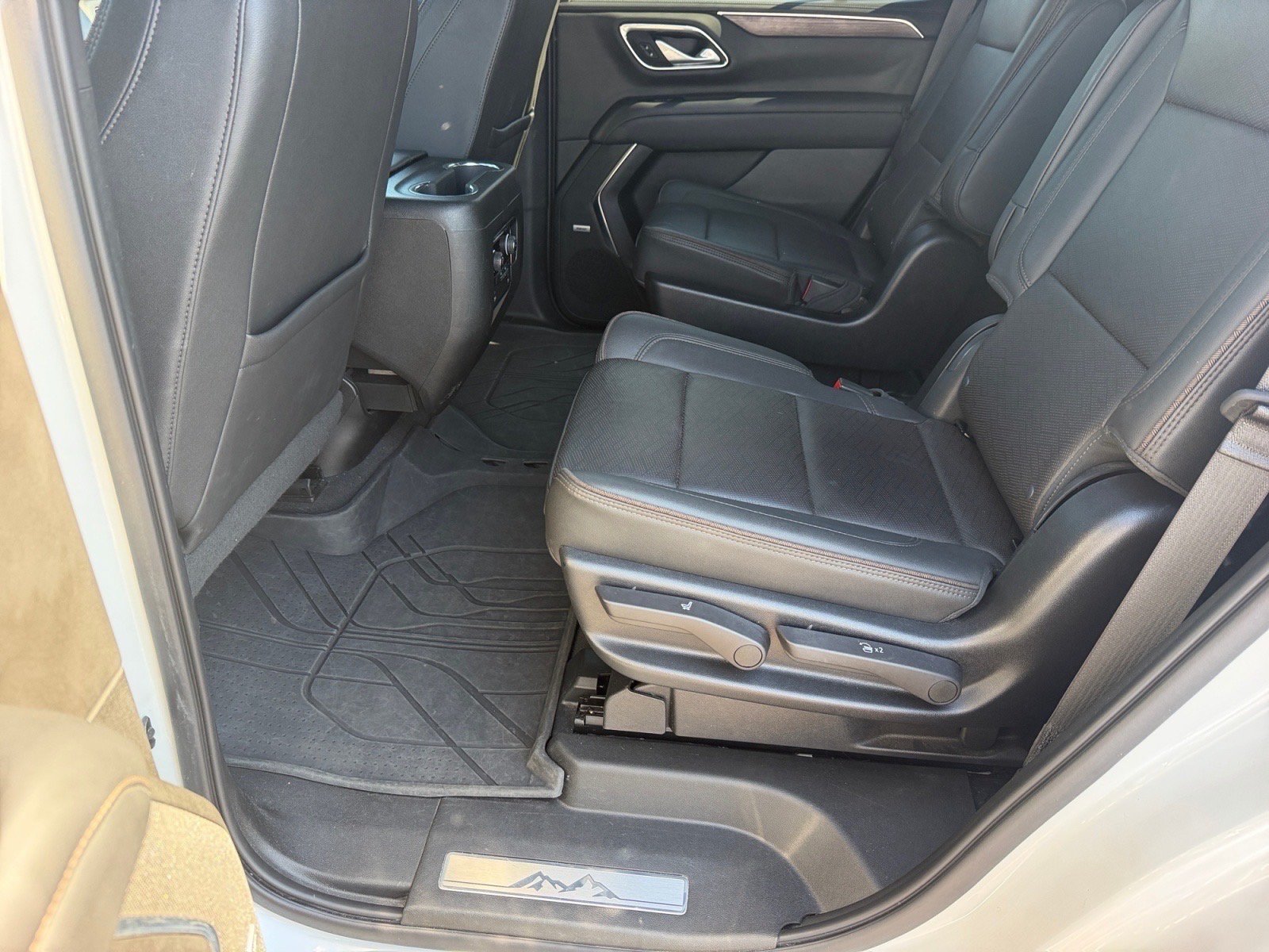 Used 2022 Chevrolet Tahoe High Country AWD/4WD image 16
