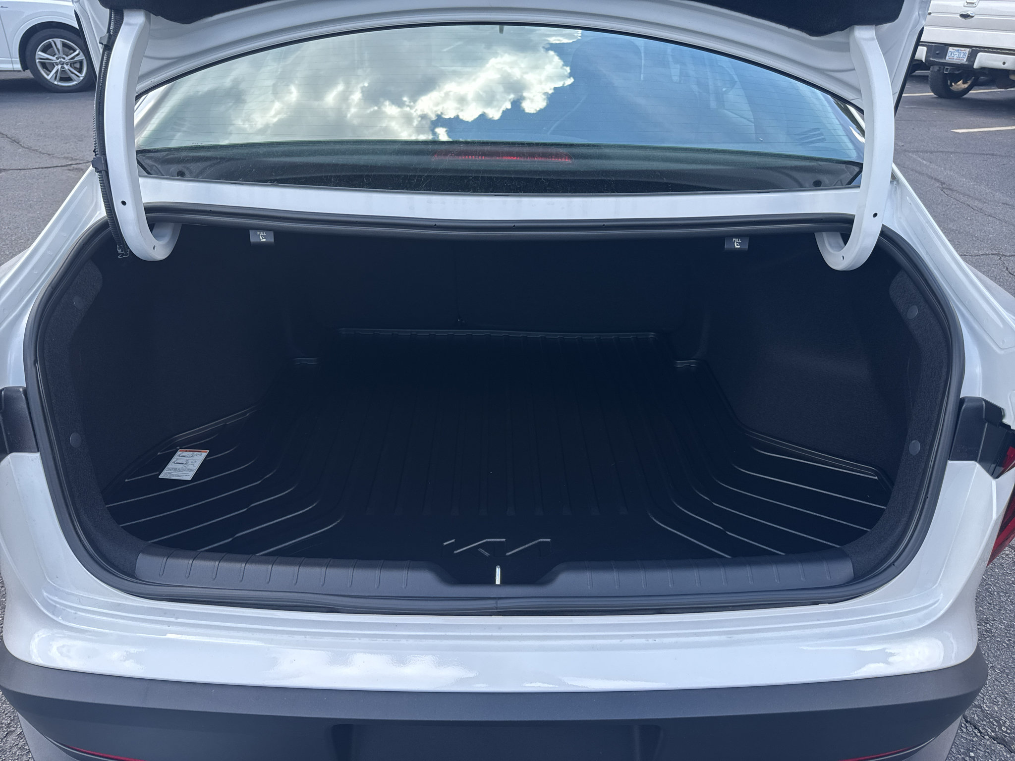 New 2026 Kia K4 FWD image 16