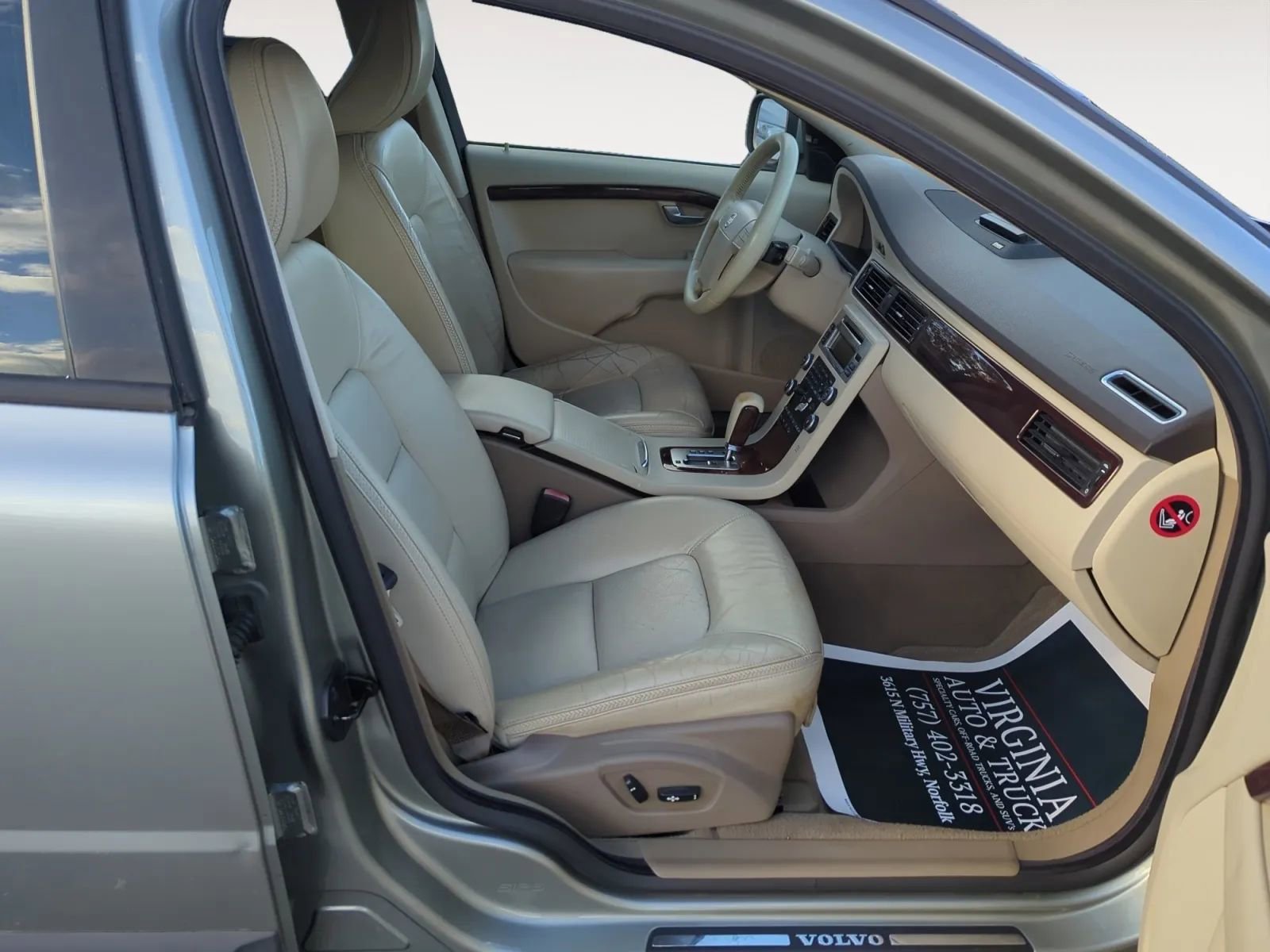 Used 2008 Volvo XC70 3.2 image 13