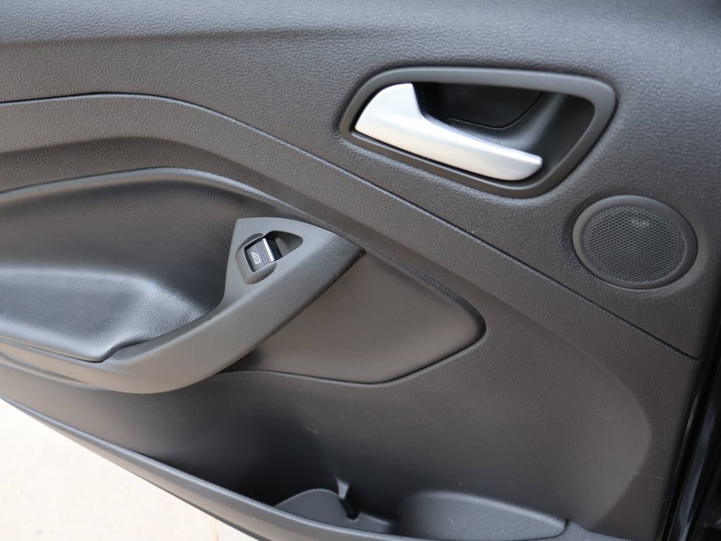 Used 2019 Ford Escape Titanium FWD image 13