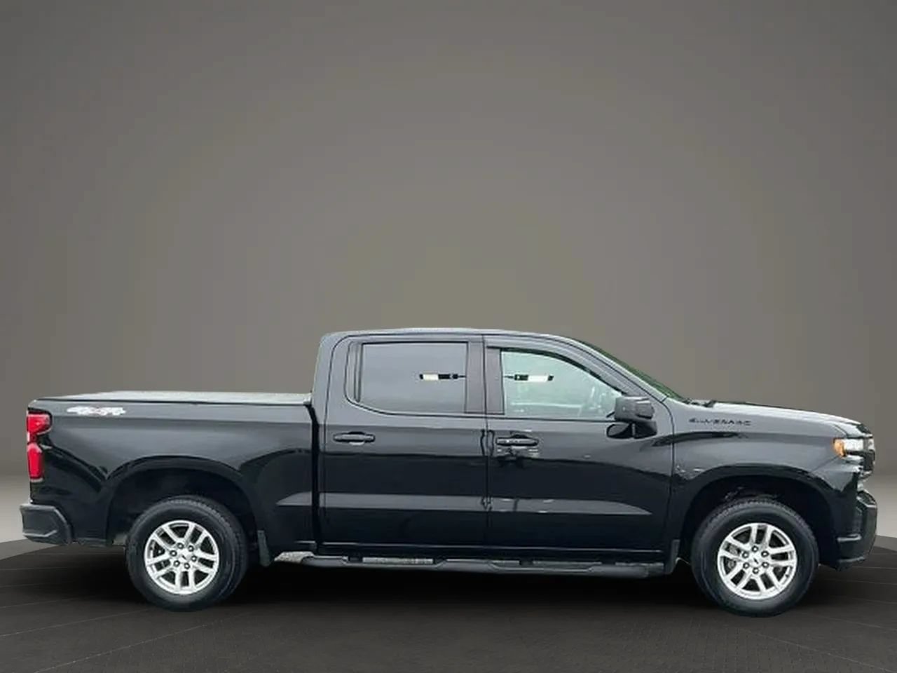 Used 2022 Chevrolet Silverado 1500 RST w/ Convenience Package II AWD/4WD image 6