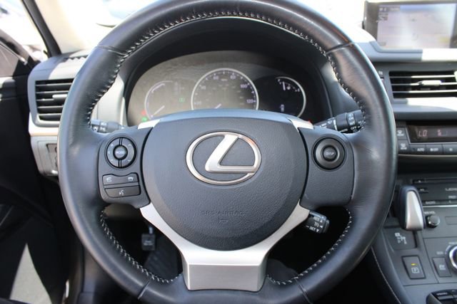 Used 2017 Lexus CT 200h FWD image 17