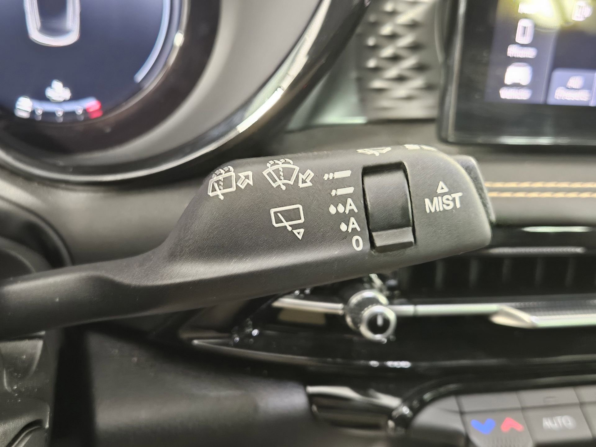 Used 2025 Alfa Romeo Tonale AWD/4WD image 22