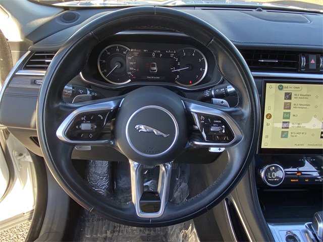 Used 2021 Jaguar F-PACE image 10