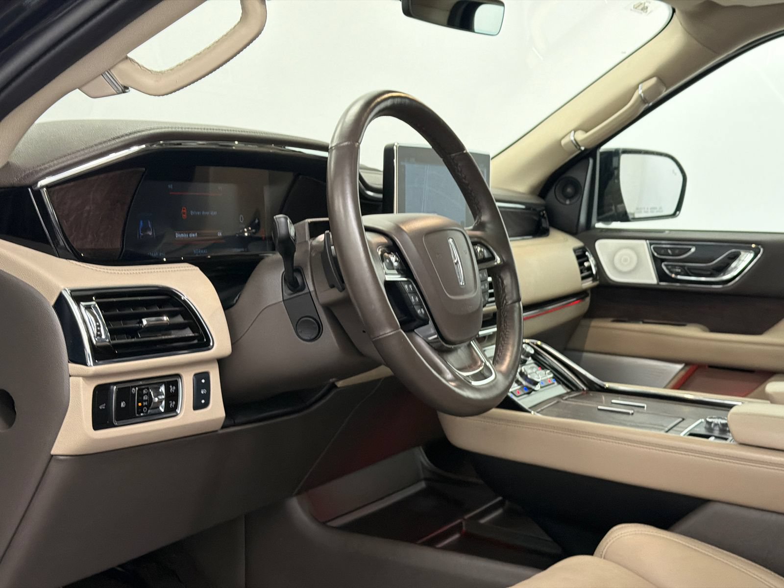 Certified 2024 Lincoln Navigator L Reserve AWD/4WD image 18