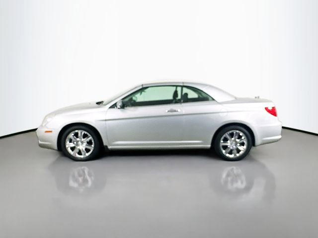 Used 2010 Chrysler Sebring Limited image 9