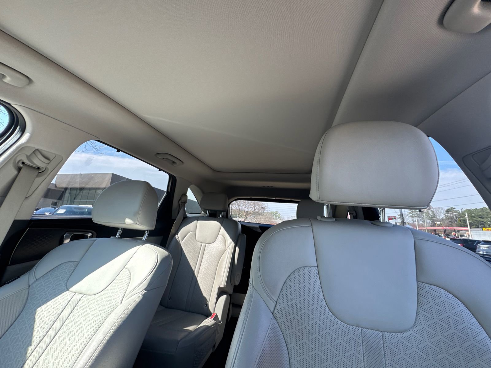 Used 2023 Kia Sorento SX Prestige image 32