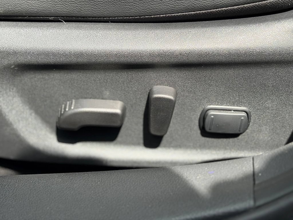 Used 2023 Nissan Sentra SR w/ SR Premium Package FWD image 22