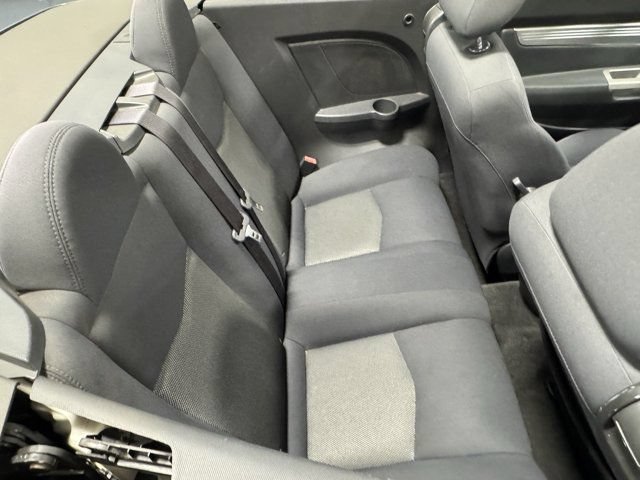 Used 2009 Chrysler Sebring Touring FWD image 14