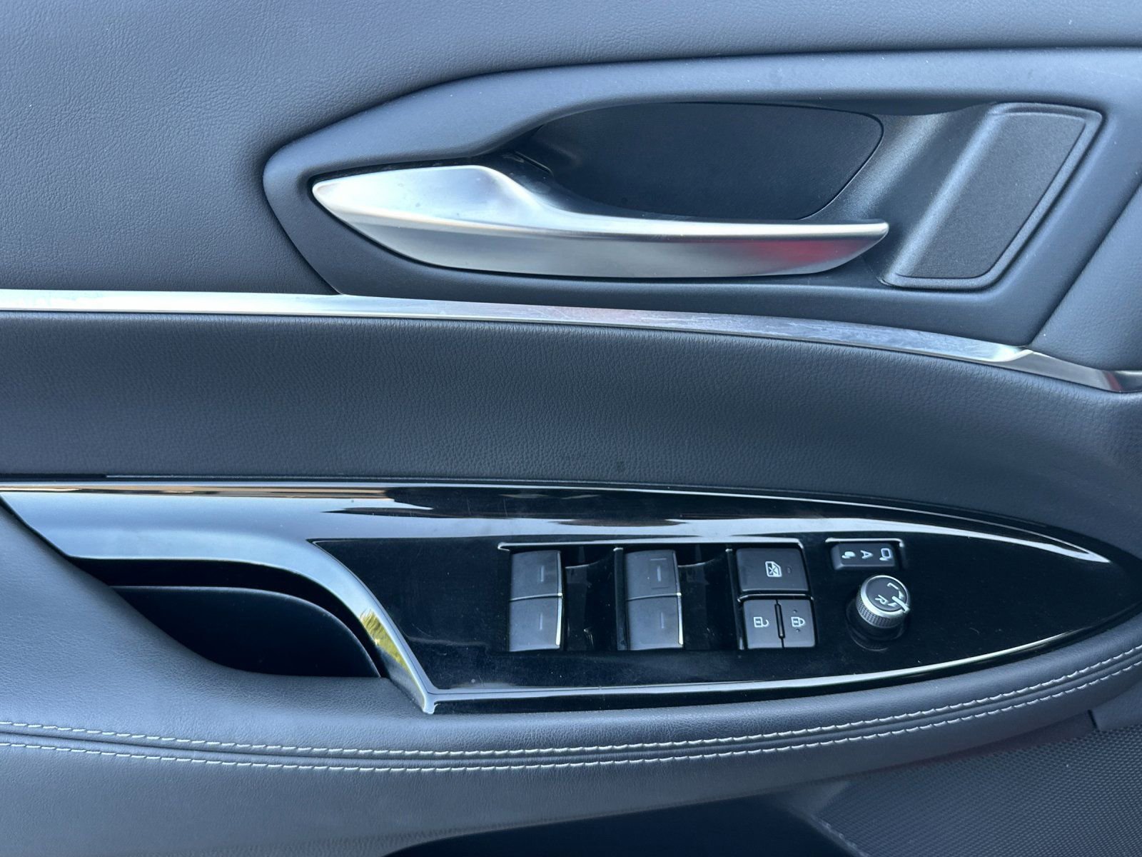 Used 2022 Toyota Mirai XLE w/ Advanced Technology Package image 11