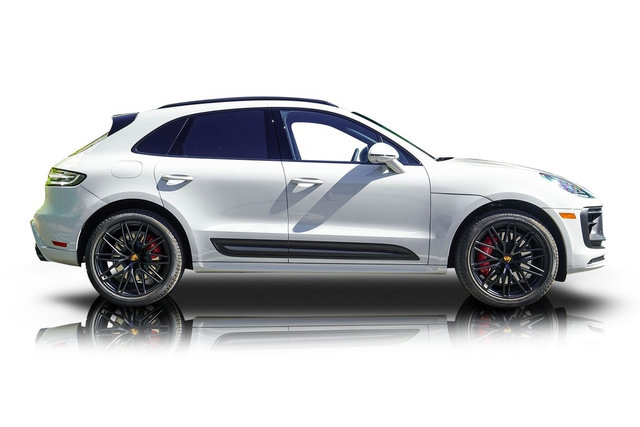 Used 2025 Porsche Macan GTS AWD/4WD image 2