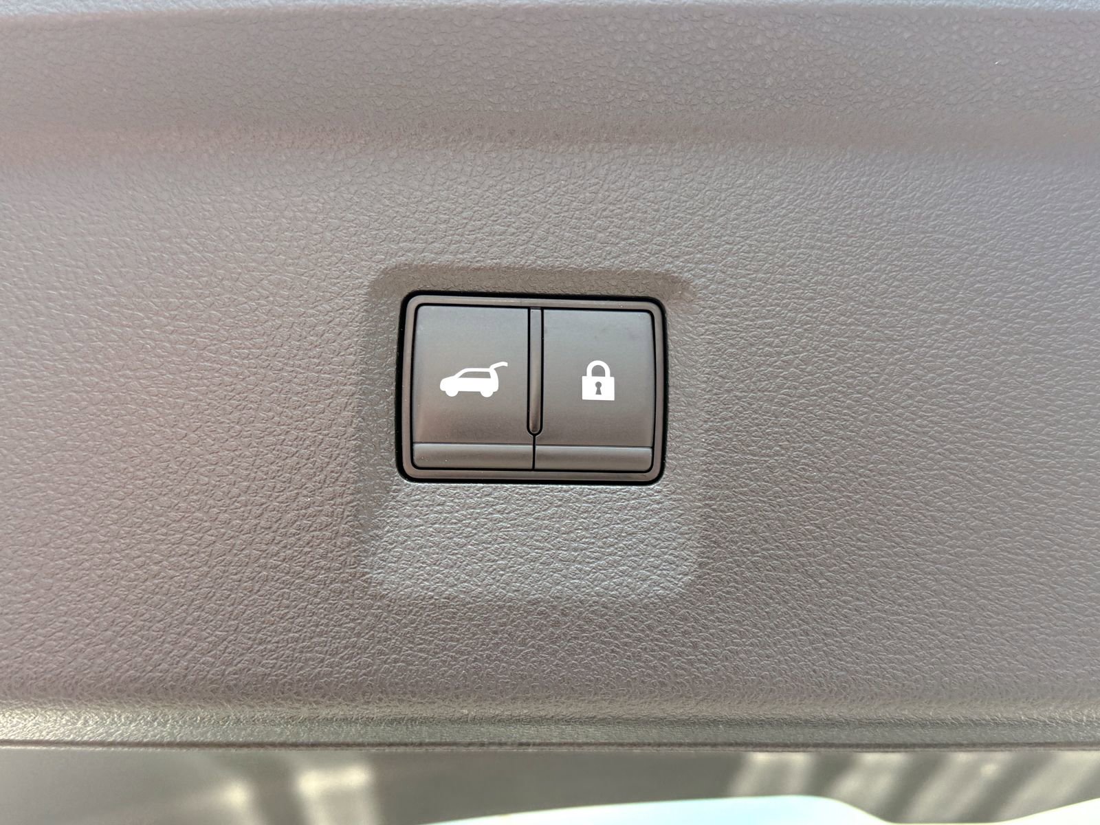 Used 2024 INFINITI QX60 Sensory w/ Vision Package image 17