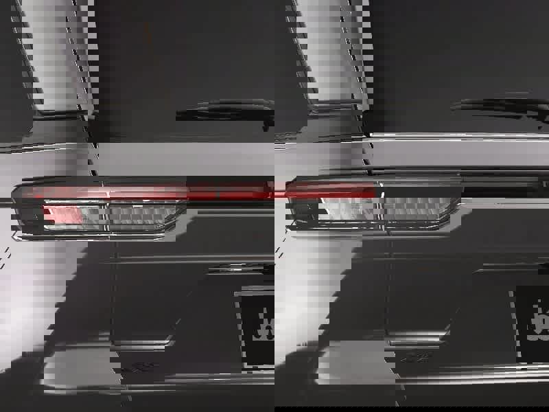 New 2025 Jeep Grand Cherokee Limited w/ Black Appearance Package image 11