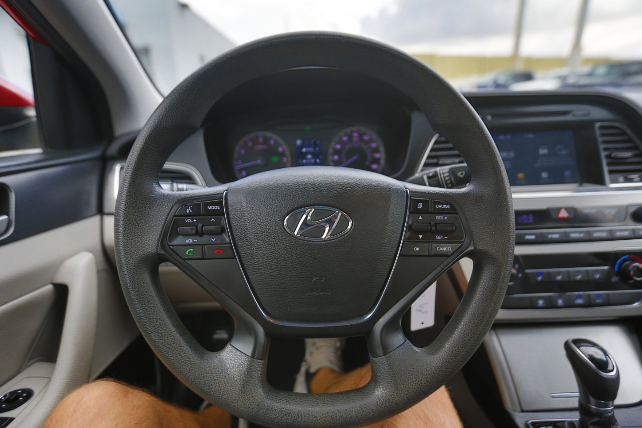 Used 2017 Hyundai Sonata Sport w/ Cargo Package image 6