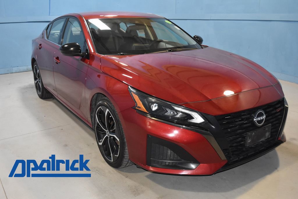 Used 2023 Nissan Altima 2.5 SR image 1