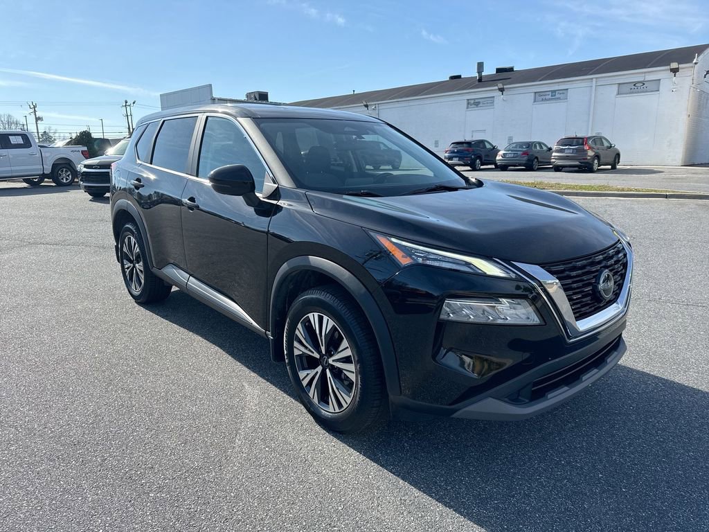 Used 2023 Nissan Rogue SV image 2