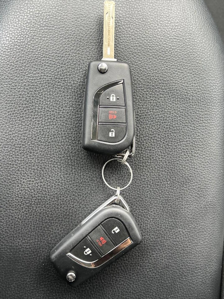 Used 2024 Toyota RAV4 LE image 19