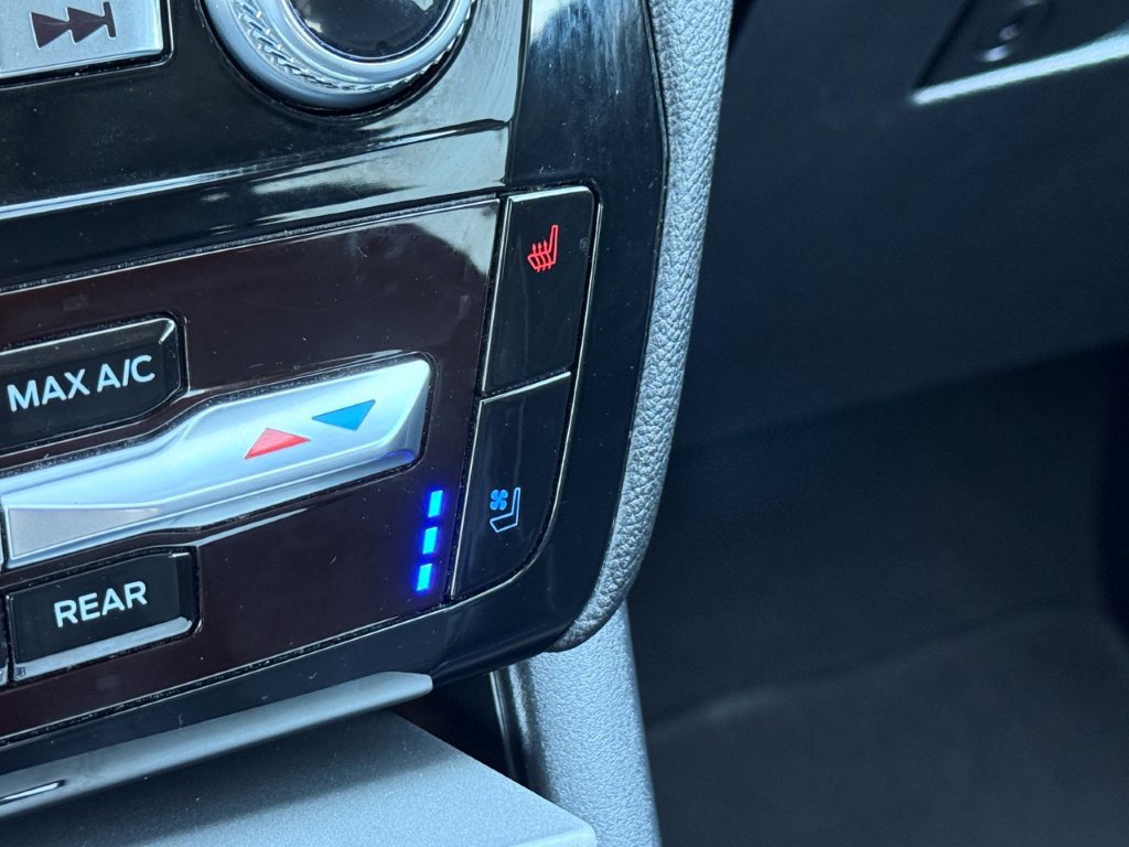 Certified 2023 Ford Explorer Limited AWD/4WD image 38