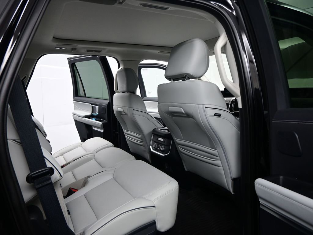Used 2025 Ford Expedition Platinum w/ Platinum Ultimate Package image 24