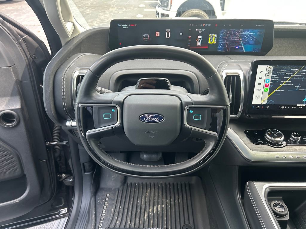 Used 2025 Ford Expedition Platinum AWD/4WD image 16