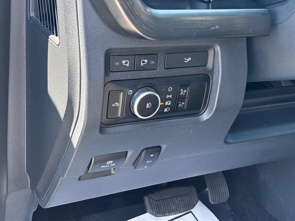 Used 2023 Ford F450 Lariat w/ Lariat Ultimate Package AWD/4WD image 28