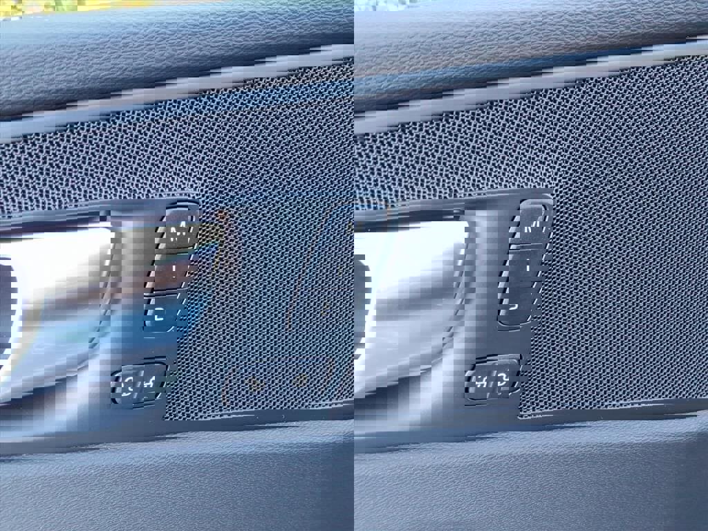 New 2026 Volvo XC60 B5 Plus w/ Protection Package Premier image 12