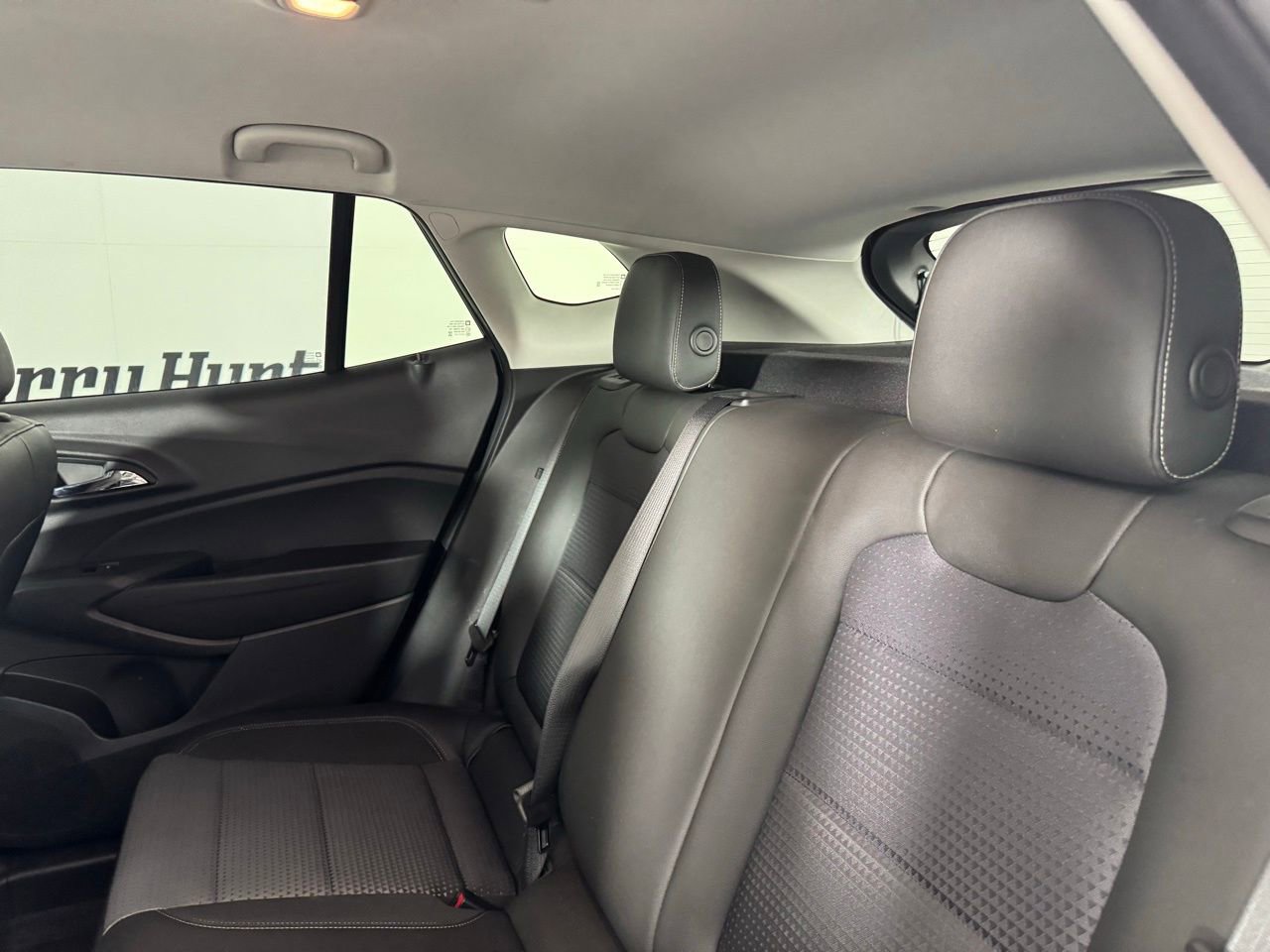 Used 2025 Chevrolet Trax LT FWD image 33