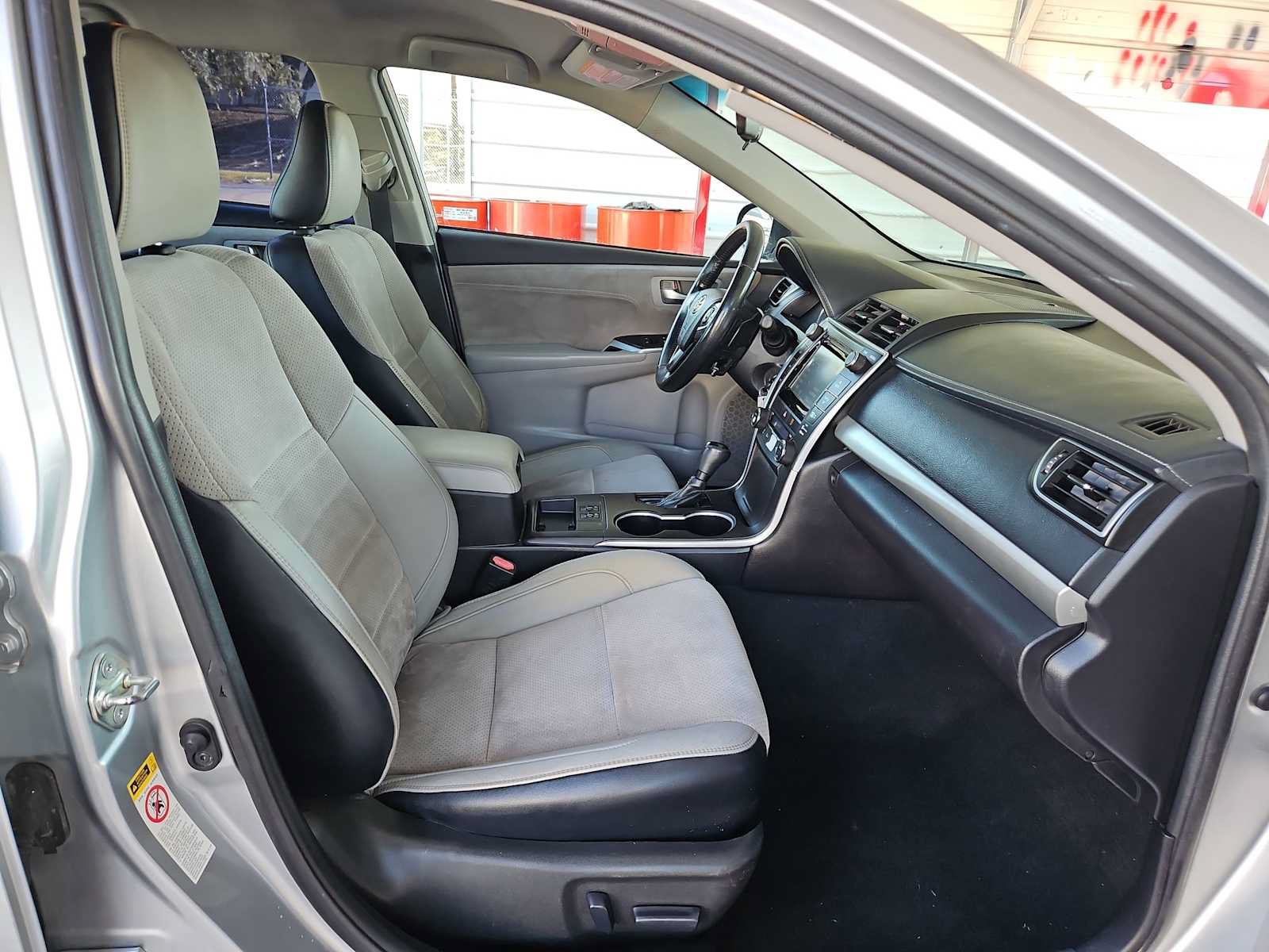 Used 2015 Toyota Camry XSE FWD image 20