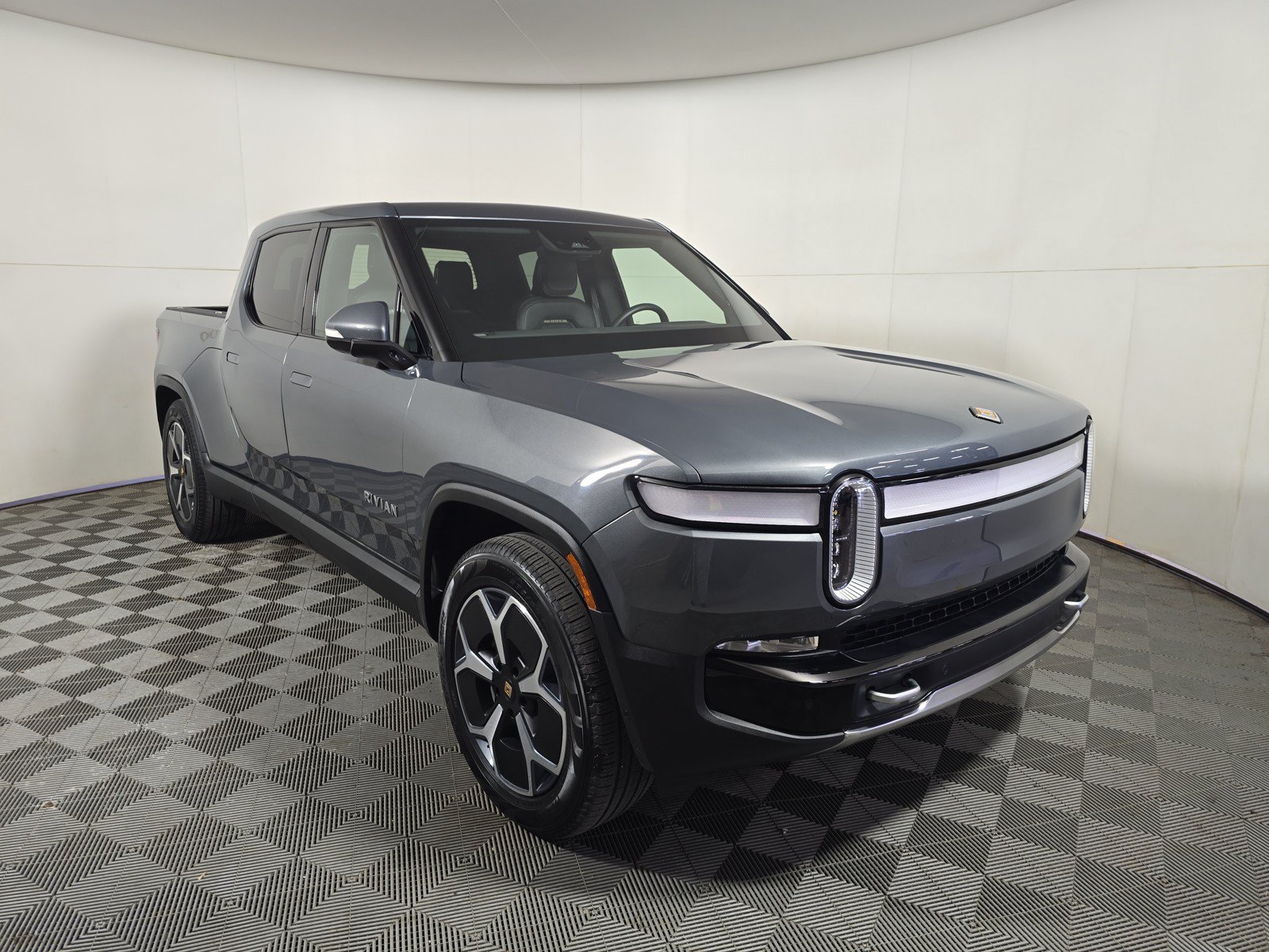 Used 2023 Rivian R1T Adventure AWD/4WD image 7