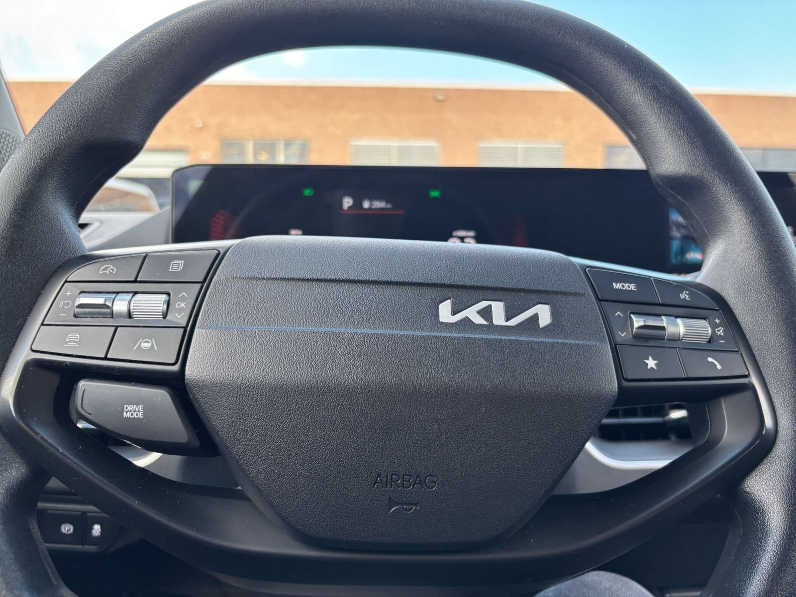 Used 2025 Kia K4 FWD image 26